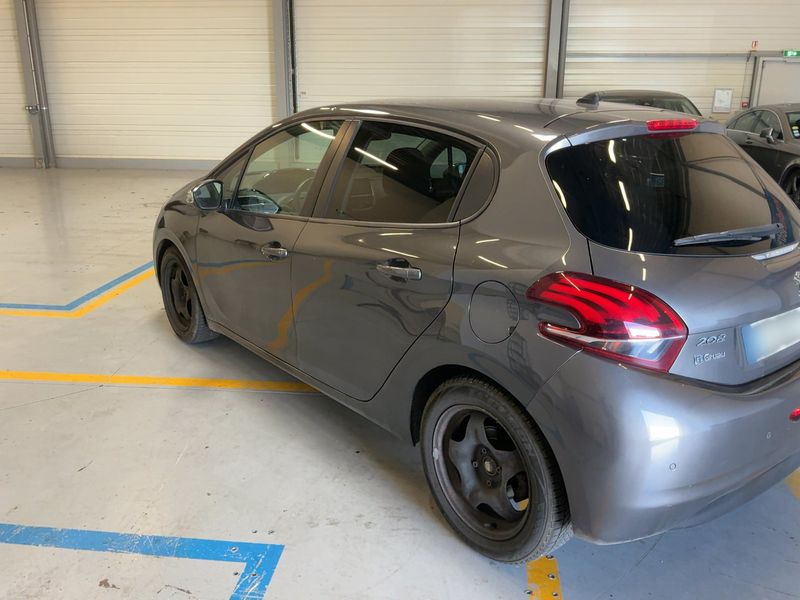 Peugeot 208 1.5 Blue-HDi Signature 2019 – снимка 6