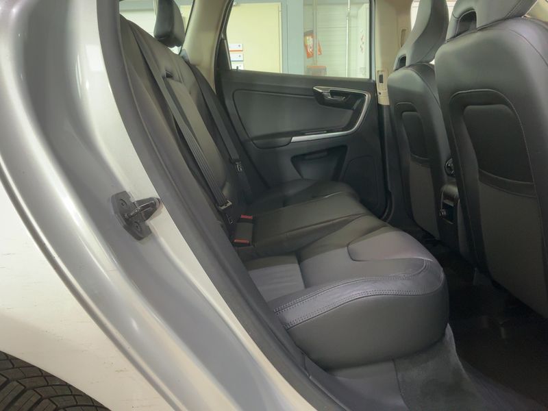 Volvo XC60 3.0 T6 Summum AWD 2012 – снимка 19