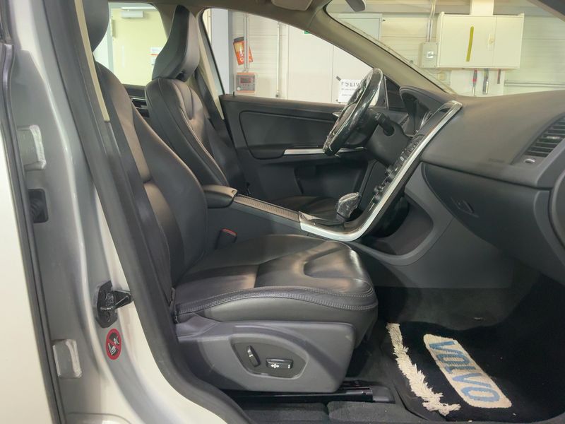 Volvo XC60 3.0 T6 Summum AWD 2012 – снимка 16