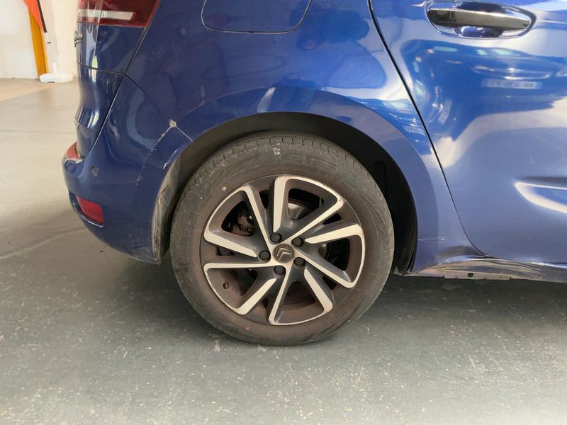 Citroen C4 Picasso 1.6 Blue-HDi Shine 2017 – снимка на щета 9