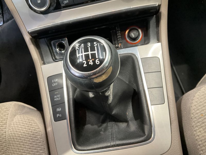 Volkswagen Passat 2.0 TDI Comfortline 2010 – снимка 41