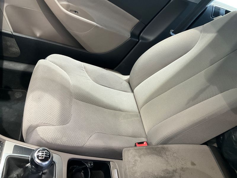 Volkswagen Passat 2.0 TDI Comfortline 2010 – снимка 48