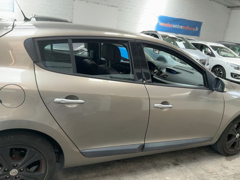 Renault Megane 1.4 TCe Dynamique 2009 – снимка 10