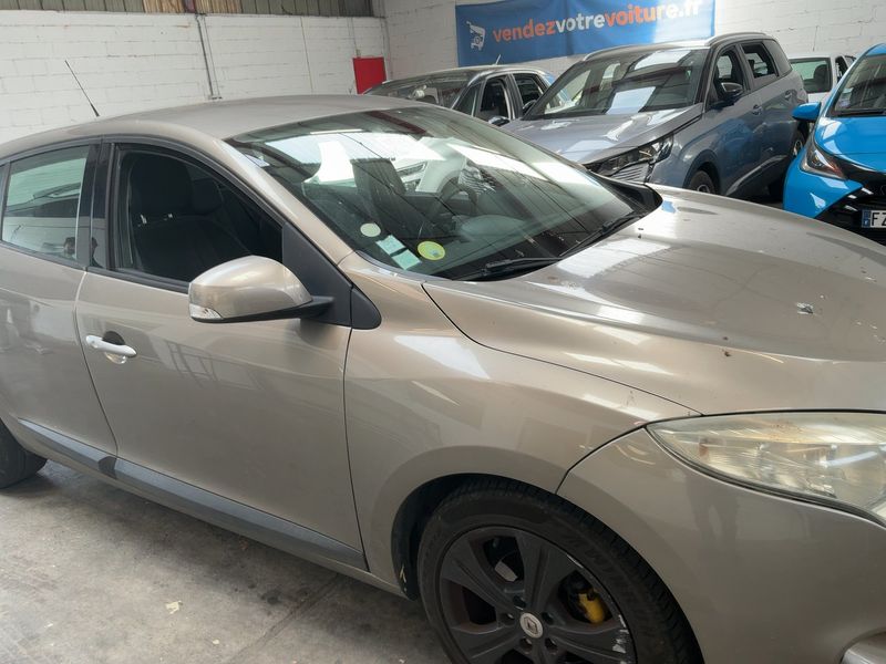 Renault Megane 1.4 TCe Dynamique 2009 – снимка 12