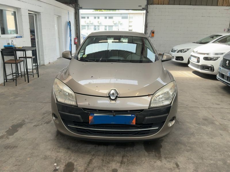 Renault Megane 1.4 TCe Dynamique 2009 – снимка 14