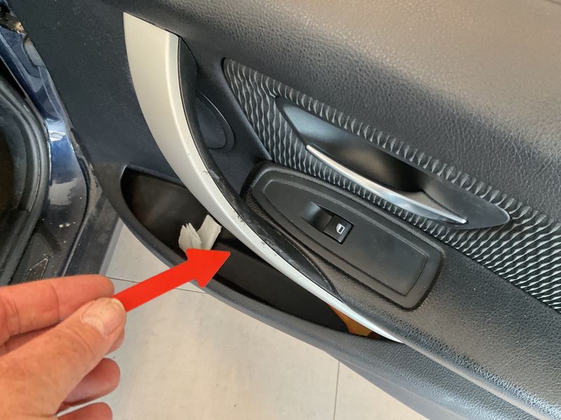 BMW 3er 316i 2014 – снимка 21