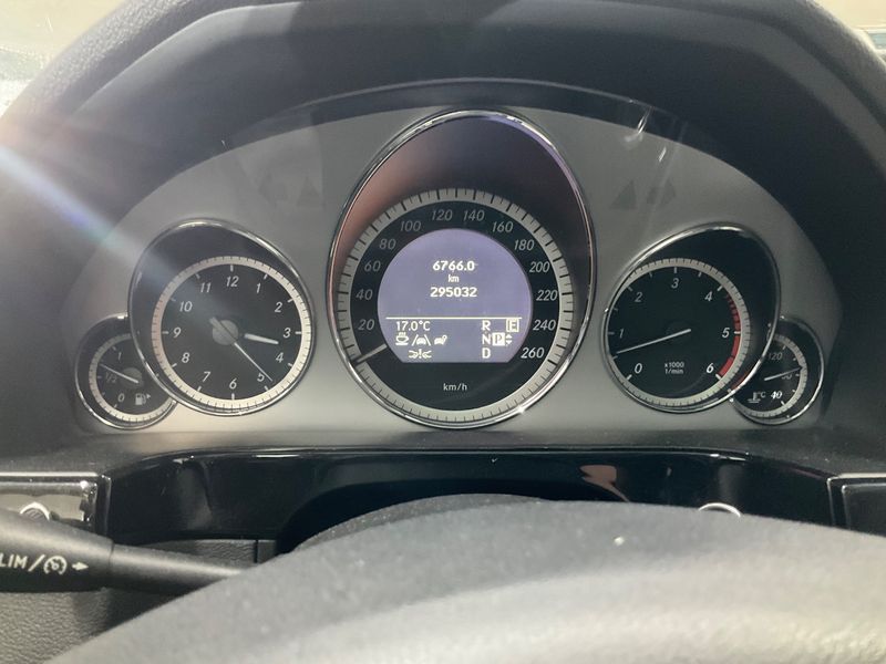 Mercedes-Benz E-Klasse E 350 CDI T BlueEfficiency 4Matic Avantgarde 2010 – снимка 19