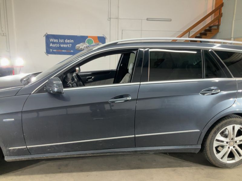 Mercedes-Benz E-Klasse E 350 CDI T BlueEfficiency 4Matic Avantgarde 2010 – снимка 4