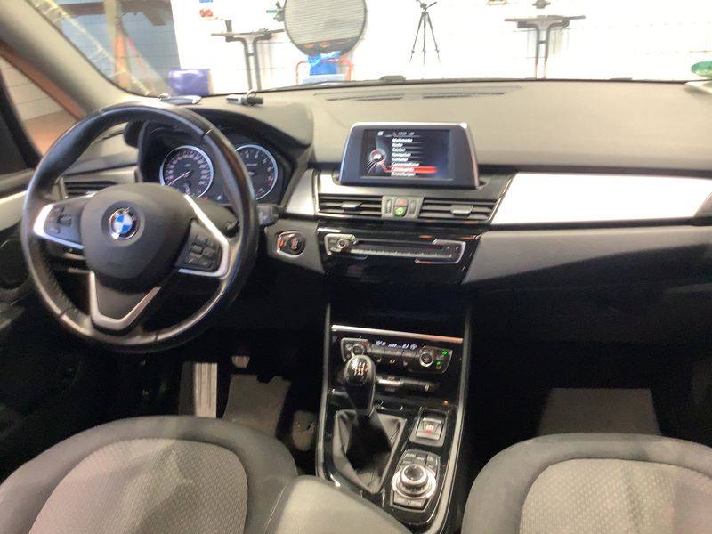 BMW 2er 216i Gran Tourer Advantage 2016 – снимка 18