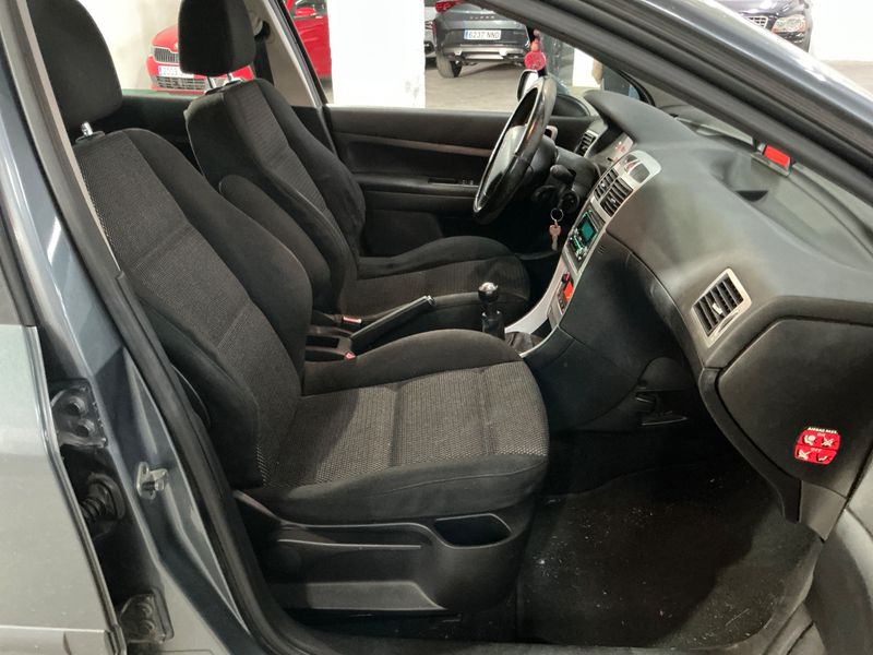 Peugeot 307 1.6 HDi SW Pack + 2007 – снимка 3