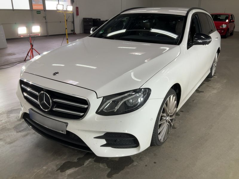 Mercedes-Benz E-Klasse E 400 d T 4Matic AMG Line 2019 – снимка 1