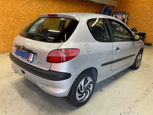 Peugeot 206 1.4 Premium 2002 – снимка 2