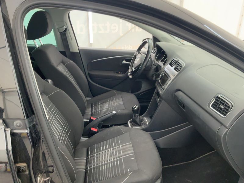 Volkswagen Polo 1.0 Lounge BlueMotion Tech 2015 – снимка 17