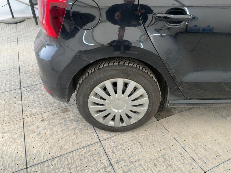 Volkswagen Polo 1.0 Lounge BlueMotion Tech 2015 – снимка 9