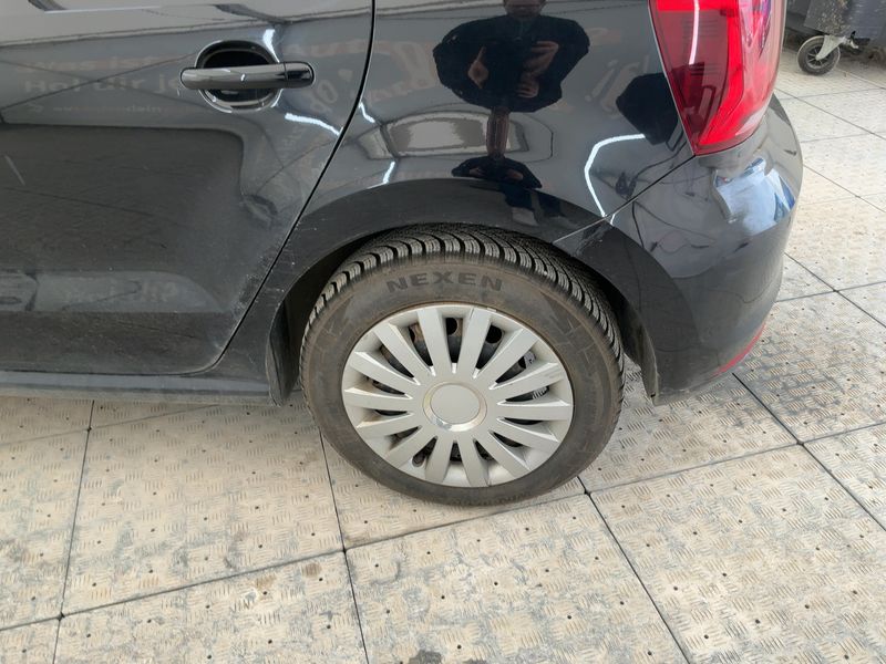 Volkswagen Polo 1.0 Lounge BlueMotion Tech 2015 – снимка 5