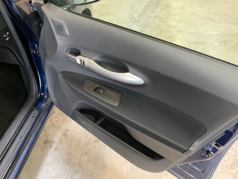Toyota Auris 1.8 Hybrid Executive 2012 – снимка 41