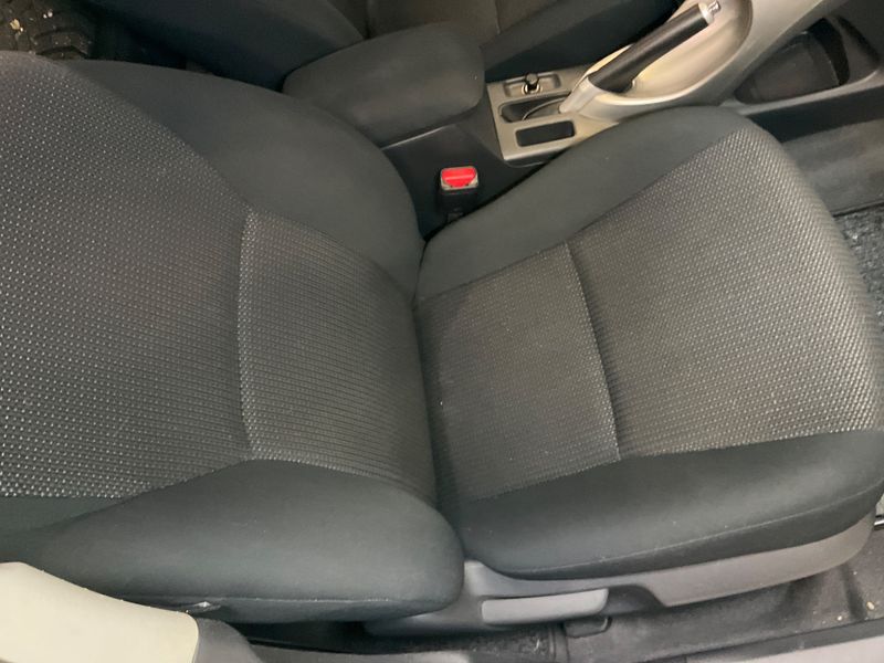 Toyota Auris 1.8 Hybrid Executive 2012 – снимка 40