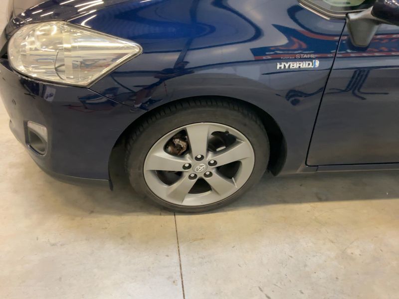 Toyota Auris 1.8 Hybrid Executive 2012 – снимка 3