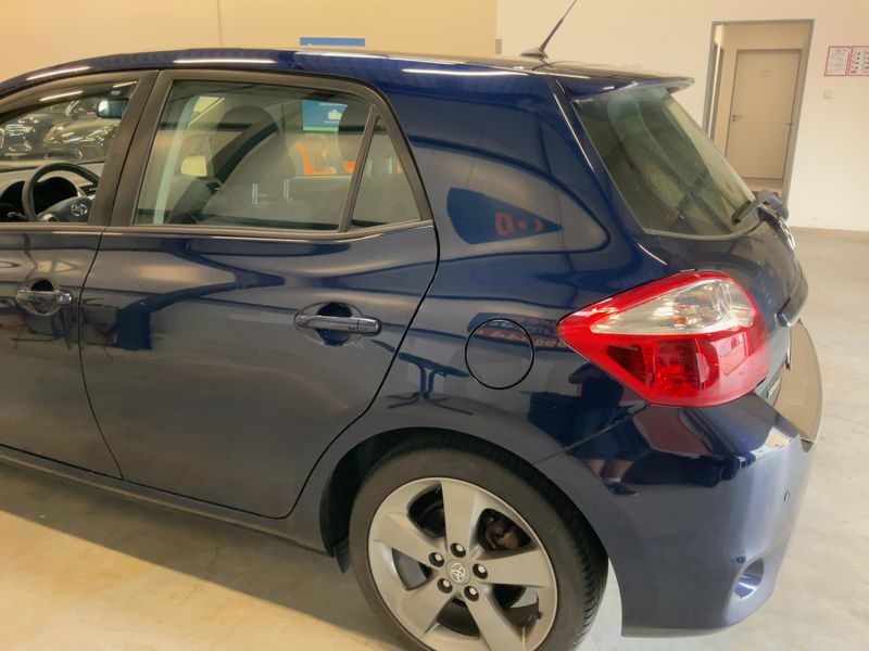 Toyota Auris 1.8 Hybrid Executive 2012 – снимка 6