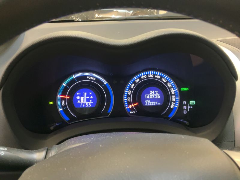 Toyota Auris 1.8 Hybrid Executive 2012 – снимка 19