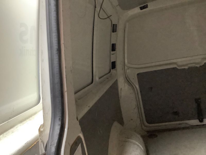 Volkswagen T5 Transporter 2.0 TDI Kasten lang 2012 – снимка 37