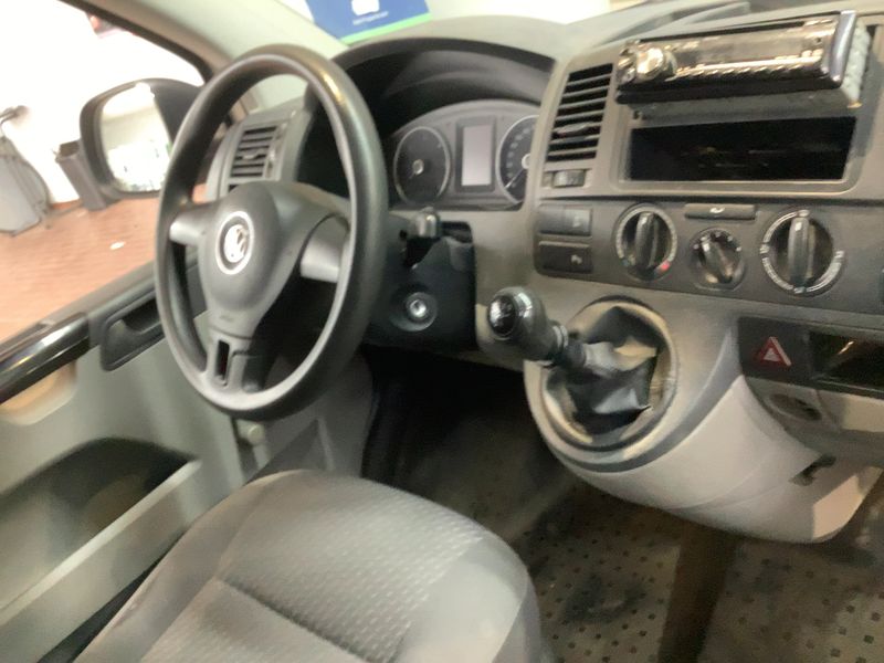 Volkswagen T5 Transporter 2.0 TDI Kasten lang 2012 – снимка 18