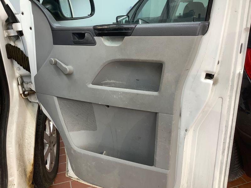 Volkswagen T5 Transporter 2.0 TDI Kasten lang 2012 – снимка 47