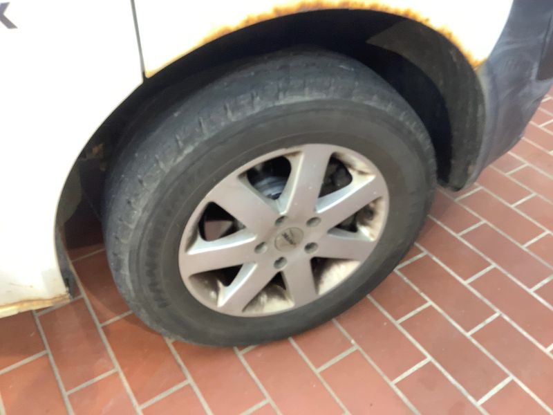 Volkswagen T5 Transporter 2.0 TDI Kasten lang 2012 – снимка 11