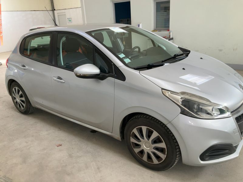 Peugeot 208 1.2 e-VTi Active 2015 – снимка 12