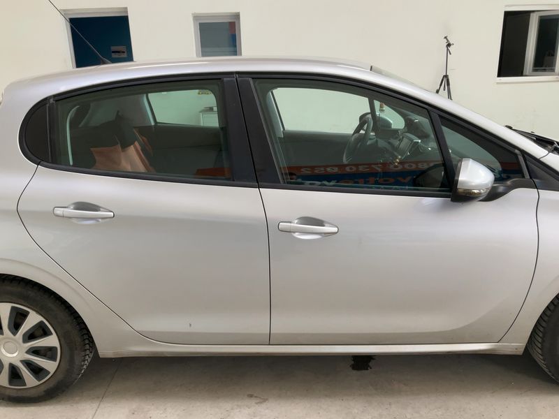 Peugeot 208 1.2 e-VTi Active 2015 – снимка 10