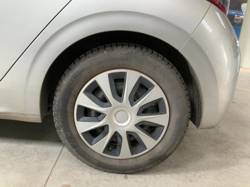Peugeot 208 1.2 e-VTi Active 2015 – снимка 5
