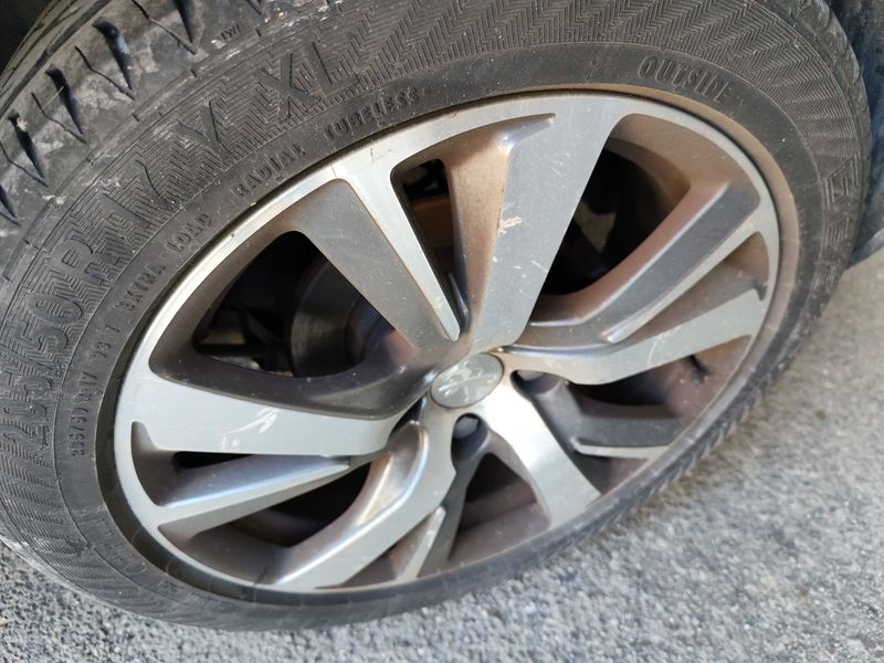 Peugeot 2008 1.2 PureTech Allure 2018 – снимка 23