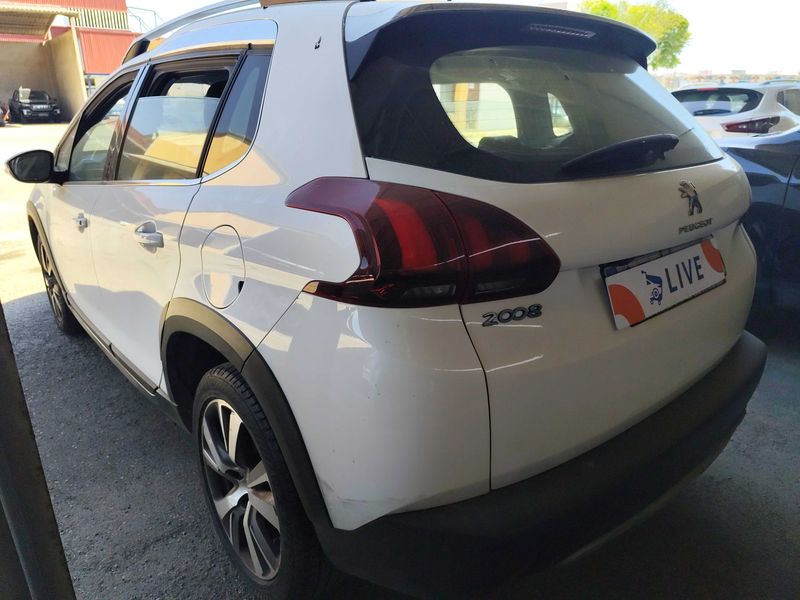 Peugeot 2008 1.2 PureTech Allure 2018 – снимка 3