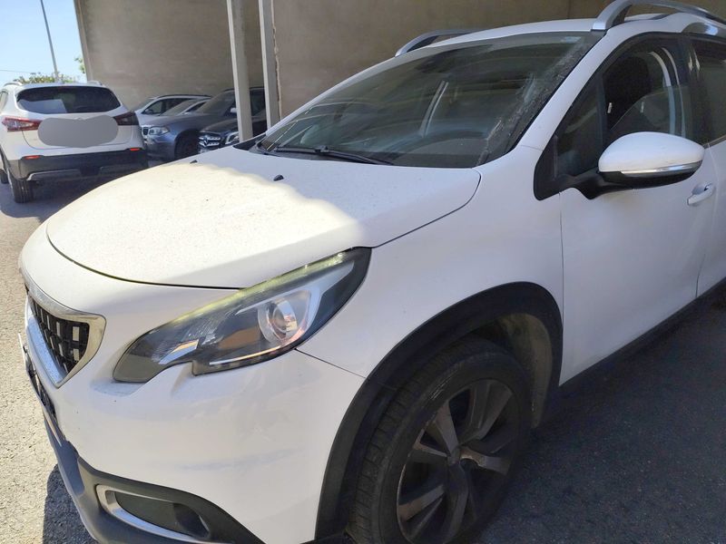 Peugeot 2008 1.2 PureTech Allure 2018 – снимка 2