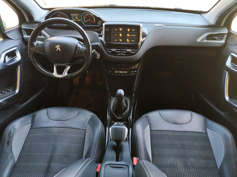 Peugeot 2008 1.2 PureTech Allure 2018 – снимка 11