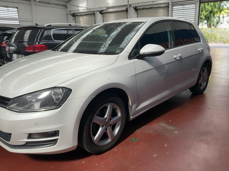 Volkswagen Golf VII 2.0 TDI Comfortline BlueMotion Tech 2015 – снимка 2