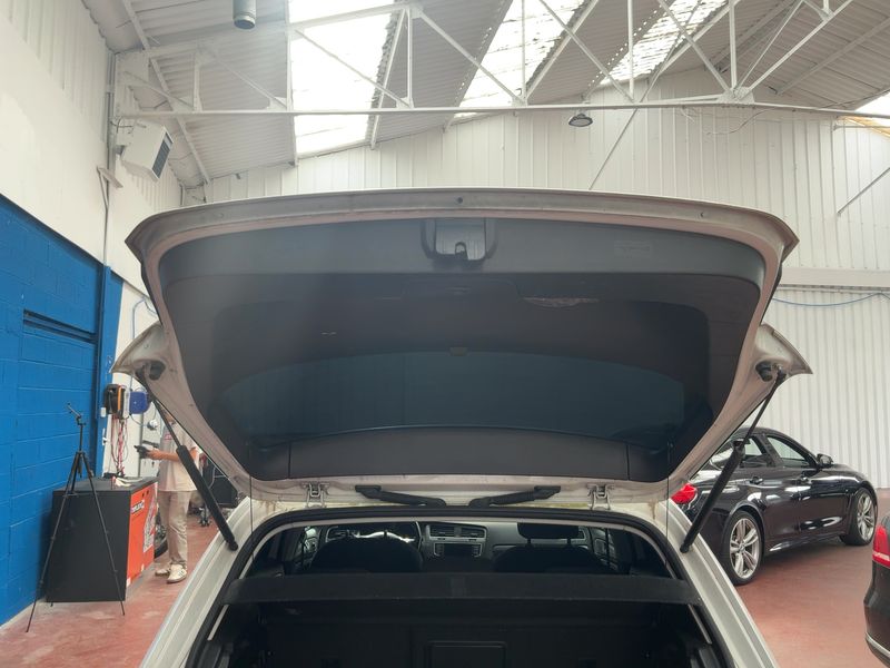 Volkswagen Golf VII 2.0 TDI Comfortline BlueMotion Tech 2015 – снимка 15
