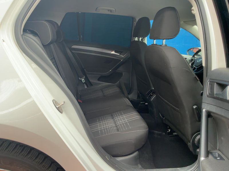 Volkswagen Golf VII 2.0 TDI Comfortline BlueMotion Tech 2015 – снимка 19