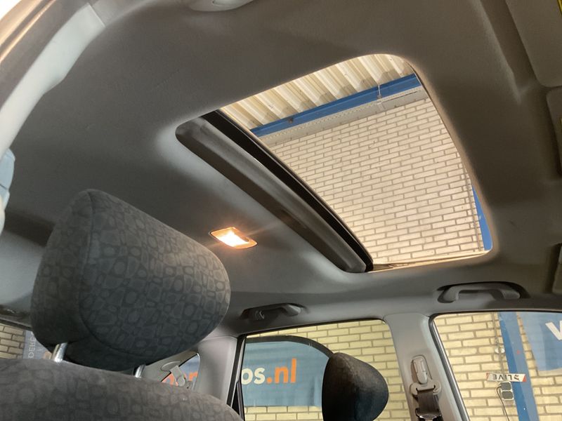Honda FR-V 2.0 VTEC Executive 2004 – снимка на щета