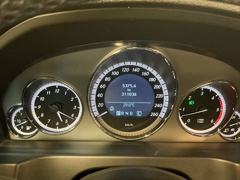 Mercedes-Benz E-Klasse E 350 CDI BlueEfficiency Avantgarde 2010 – снимка 18