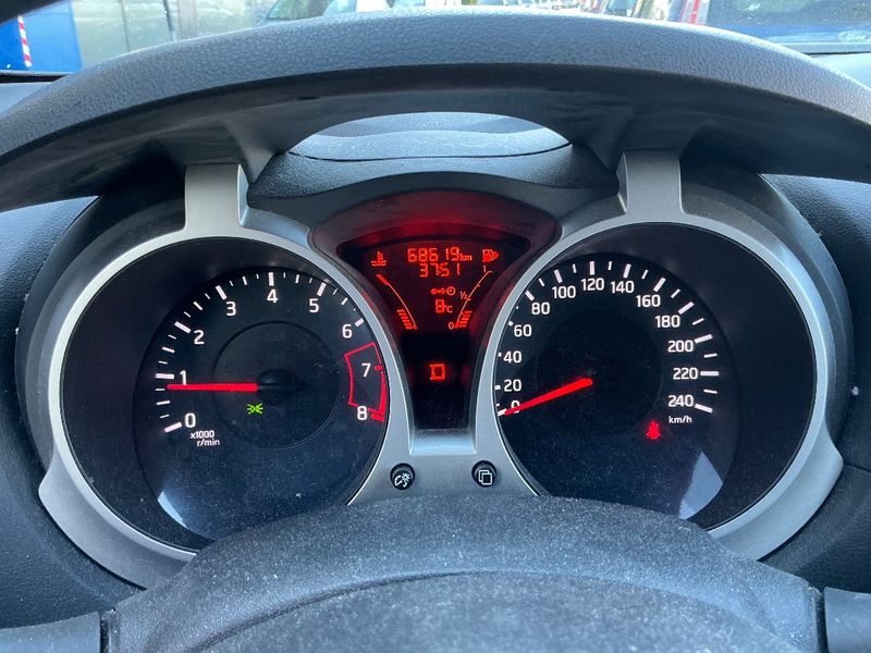 Nissan Juke 1.6 Acenta 2013 – снимка 18