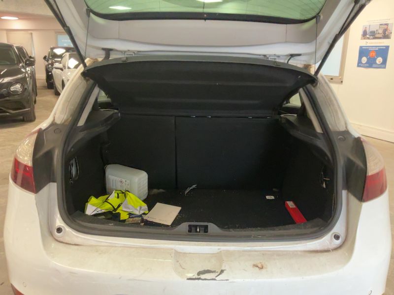 Renault Megane 1.5 dCi Zen 2014 – снимка 15