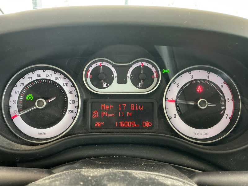 Fiat 500L 1.6 JTDM Trekking 2015 – снимка 18
