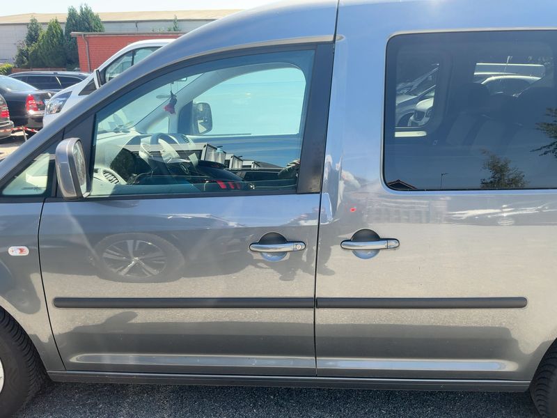 Volkswagen Caddy 1.6 TDI Trendline 2010 – снимка 4