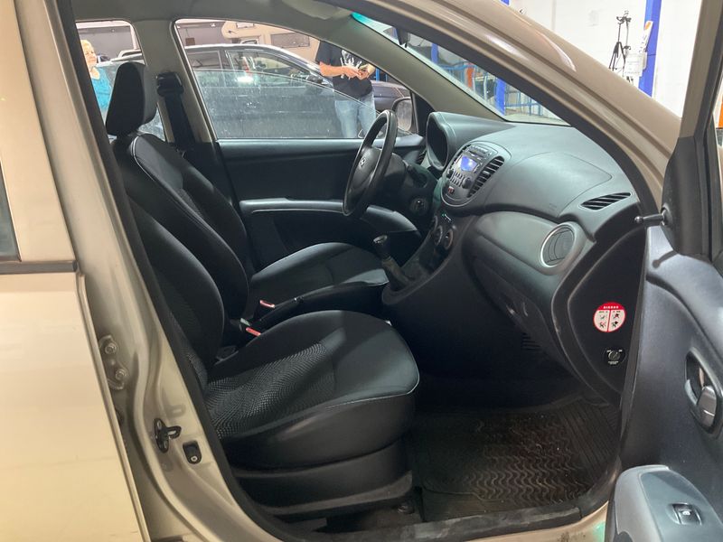 Hyundai i10 1.1 Classic 2012 – снимка 3