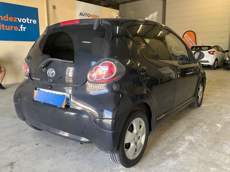 Toyota Aygo 1.0 Connect Sport 2011 – снимка 2