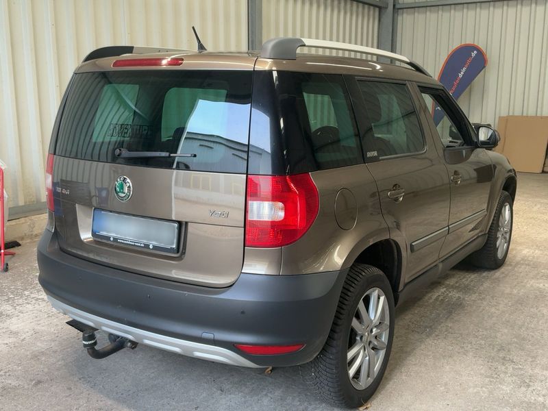 Skoda Yeti 2.0 TDI Adventure 4x4 2013 – снимка 8
