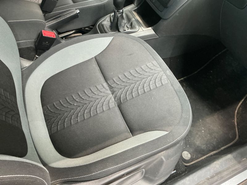 Skoda Yeti 2.0 TDI Adventure 4x4 2013 – снимка 45