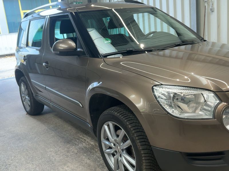 Skoda Yeti 2.0 TDI Adventure 4x4 2013 – снимка 12