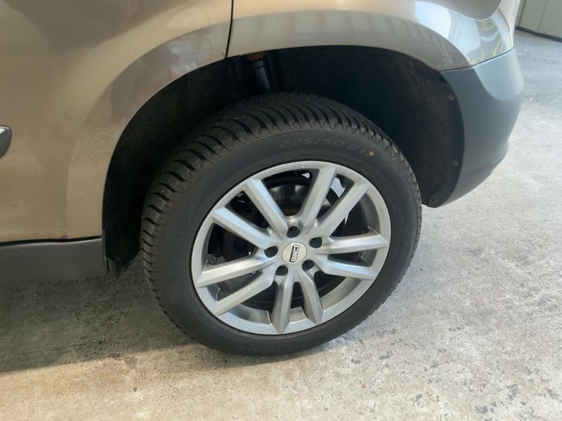 Skoda Yeti 2.0 TDI Adventure 4x4 2013 – снимка 5